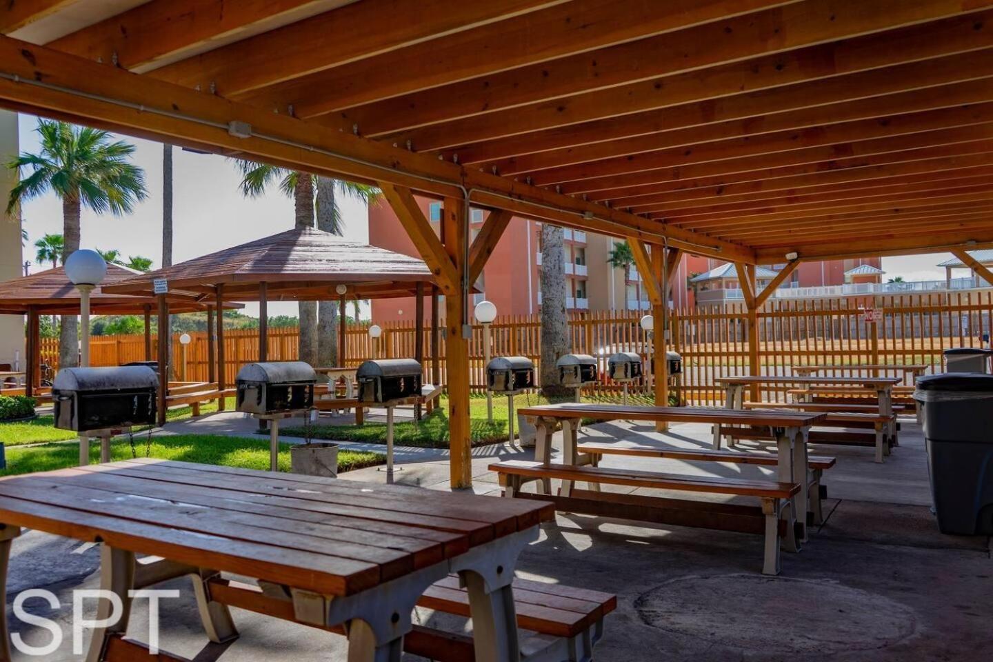 Beach Access Condo With Pool, Hot Tub Area & Bbq - Gulfview I - Unit 213 サウス・パドリー・アイランド エクステリア 写真